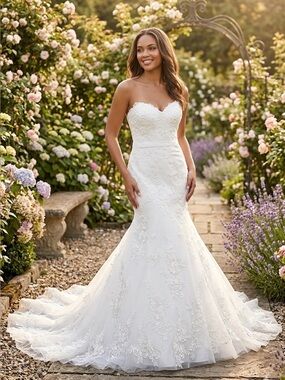 NEW mermaid wedding ivory with 3D appliqué